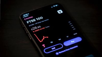 بعد انتشار تطبيقات التداول في البورصة.. كيف يتأكد المستثمر الصغير من آمان التطبيق والشركة التابعة لها؟ 