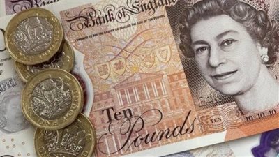 الجنيه الإسترليني يتراجع أمام الدولار مع تزايد التوقعات بخفض الفائدة في بريطانيا