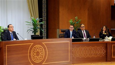 وزيرا المالية والاستثمار: اعتماد سياسات مالية جديدة تستهدف دعم قطاع التصدير 