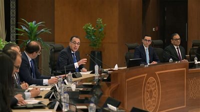 رئيس الوزراء: حزمة حماية اجتماعية قريبا.. ونعمل على إعادة تشغيل المصانع المتعثرة