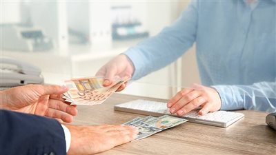 خطوة بخطوة.. دليلك حول كيفية تغيير العملة في البنك والإجراءات المطلوبة