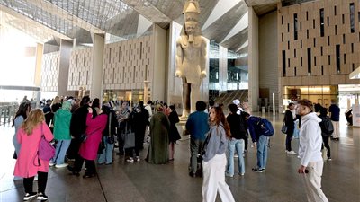 رئيس الوزراء يتفقد اللمسات النهائية لمشروع المتحف المصري الكبير والمنطقة المحيطة