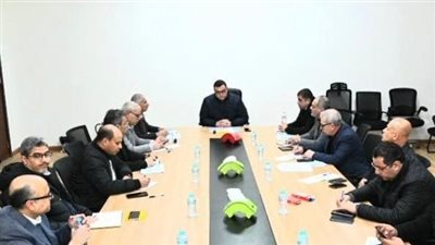 الشربيني يوجه بالالتزام بالتوقيتات الخاصة بالتوريدات للمشروعات وخطط عاجلة لإنهاء الأعمال