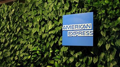 أمريكان إكسبريس تدفع 230 مليون دولار لتسوية اتهامات بشأن ممارسات مبيعات خادعة