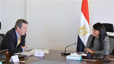 المشاط تبحث مع المدير الإقليمي الجديد بالبنك الأوروبي لإعادة الإعمار إطار الاستدامة والتمويل