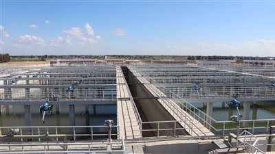 تنفيذ محطة تنقية مياه شرب جديدة وتطوير المحور المركزي ومنظومة الصرف الصحي بمدينة السادات