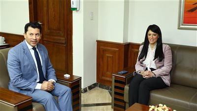 المشاط وأشرف صبحي يناقشان آخر تطورات الاستراتيجية الوطنية للشباب والرياضة 