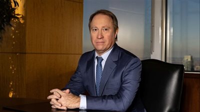 مورجان ستانلي يحدد تعويضات بقيمة 34 مليون دولار للرئيس التنفيذي تيد بيك في عام 2024