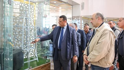 وزير قطاع الأعمال: 