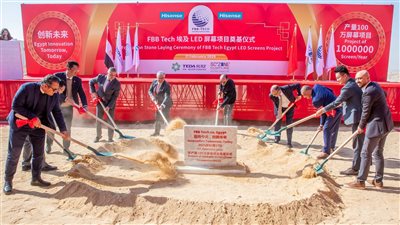 باستثمارات 38 مليون دولار.. رئيس اقتصادية قناة السويس يضع حجر أساس مشروع 