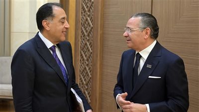 لإقامة مستشفى وجامعة جديدتين.. رئيس الوزراء يلتقي رئيس مجموعة مستشفيات 