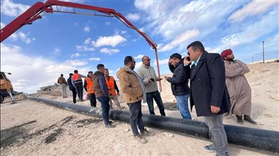 وزير الإسكان: جارٍ تنفيذ المرافق والطرق بالمنطقة البديلة 