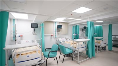 البنك الأهلي المصري يفتتح مشروع المحضن المجاني بمستشفى عين شمس الجامعي