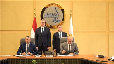 عائدات بـ500 مليون دولار.. توقيع عقد تطوير محطة تسهيلات للصب السائل والغازي بميناء الدخيلة