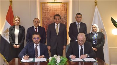 هيئة الدواء تشهد اتفاقية توطين أدوية الأورام بين ساندوز العالمية وسيديكو