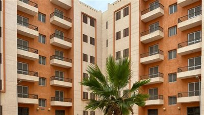 وزير الإسكان يتابع مشروعات تطوير الطرق والمرافق ووحدات سكن لكل المصريين ببرج العرب الجديدة