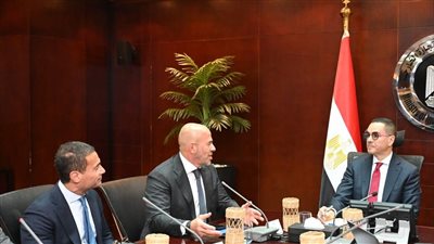 «إنكوم» تسعى لإنشاء مجمع مراكز بيانات عالمية تعمل بالطاقة المتجددة في مصر 