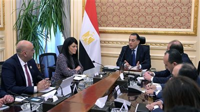 رئيس الوزراء يتابع موقف الاستدامة المالية لجهاز تنمية المشروعات المتوسطة والصغيرة ومتناهية الصغر