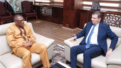 وزير الزراعة يبحث مع سفير سيراليون بالقاهرة التعاون في استنباط التقاوي والابتكارات الزراعية