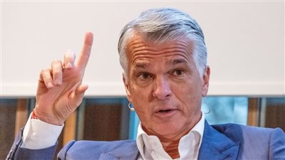 رئيس بنك UBS يحصل على راتب 17 مليون دولار لعام 2024