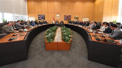وزير الإسكان ورئيس الهيئة العربية للتصنيع يستعرضان موقف مشروعات 