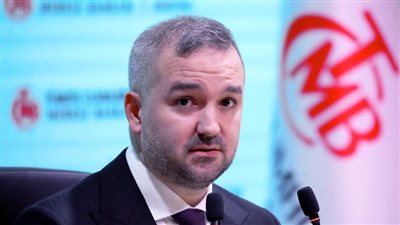 محافظ البنك المركزي التركي يجتمع مع مسؤولي البنوك بعد التطورات الأخيرة