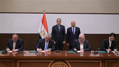 رئيس الوزراء يشهد توقيع عقد إنشاء مجمع شين فينج المتكامل للصناعات المعدنية