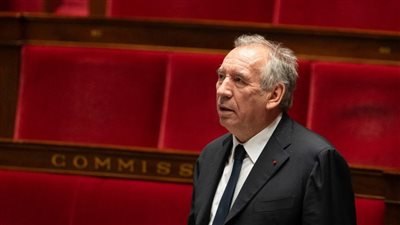 رسوم ترامب الجمركية تهدد بتباطؤ نمو اقتصاد فرنسا