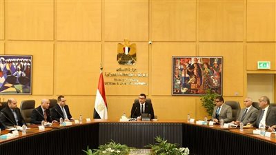 وزير الإسكان يلتقي مطوري الساحل الشمالي لبحث فرص التعاون وتنمية المنطقة (صور)
