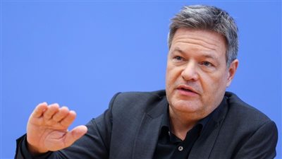 وزير الاقتصاد الألماني: ترامب سينهار تحت ضغط أوروبا