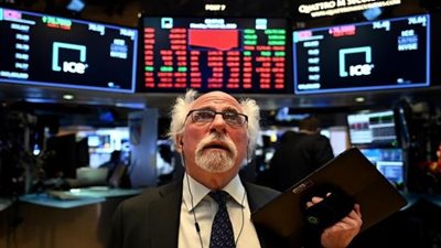 «الإثنين الأسود».. بورصة فيينا تهوي 5.5% بسبب قرارات ترامب التجارية