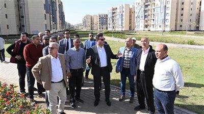وزير الإسكان يتفقد وحدات المبادرة الرئاسية 