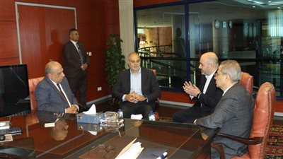 وزير الكهرباء يزور 