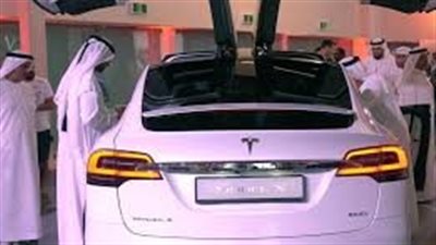 تسلا تطلق عملياتها في السعودية بثلاث صالات عرض ومحطات شحن سريع