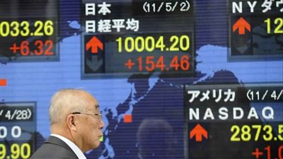 نيكاي الياباني يتراجع بفعل قوة الين ومخاوف تصاعد الحرب التجارية