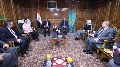 وزير الاتصالات يعلن عن تطوير 170 مكتب بريد في القليوبية