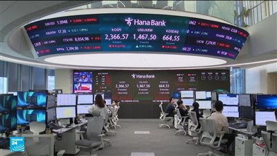 المؤشرات الأوروبية تفتتح على ارتفاع مدعومة بآمال تجارية.. وتراجع حاد في سهم «إل في إم إتش»