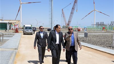 باستثمارات 700 مليون دولار.. رئيس الوزراء يتفقد محطة 