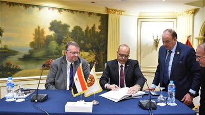 وزير العمل يعلن قرب إطلاق الاستراتيجية الوطنية للسلامة والصحة المهنية قبل عيد العمال