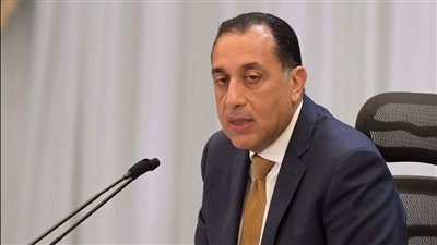 مدبولي: إطلاق مبادرة لتشجيع التحول من سيارات البنزين إلى الكهربائية