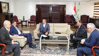 علاء فاروق يبحث مع محافظ بورسعيد فرص تعزيز الاستثمار الزراعي