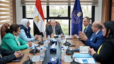 «الدواء المصرية» تبحث تعزيز التعاون مع «ميكرز» لتوطين صناعة المستلزمات الطبية