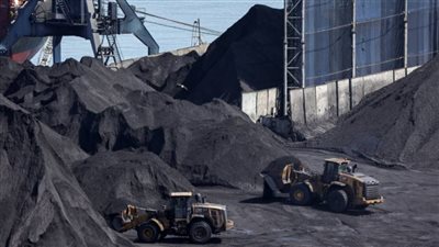 أسعار الفحم الآسيوي تهوي لأدنى مستوى منذ 4 أعوام بفعل تصاعد الحرب التجارية