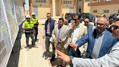نائب وزير الإسكان يتفقد مشروعات الصرف الصحي ضمن مبادرة 