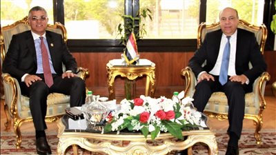 وزير الطيران يستقبل رئيس المنظمة العالمية للأرصاد الجوية لتعزيز التعاون الفني والإفريقي