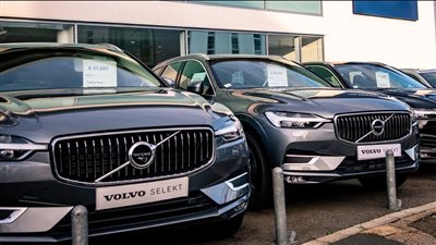 فولفو تسجل تراجعا في أرباحها التشغيلية بنسبة 27% بسبب التوترات التجارية