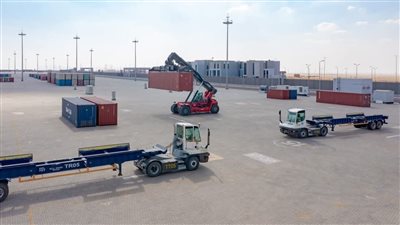 «النقل» تدعو المستثمرين للمشاركة في تطوير الموانئ الجافة والمناطق اللوجستية بمصر (صور)