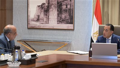 مدبولي يتابع مع وزير الكهرباء الاستعدادات لموسم الصيف ومشروعات الربط الكهربائي الإقليمي