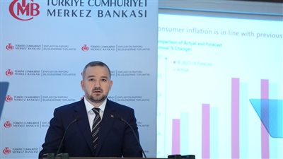 محافظ البنك المركزي التركي يتعهد بثبات السياسة النقدية والتركيز على التضخم