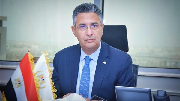 الدكتور شريف فاروق،